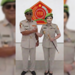 Ketua PD PPM Kepri, Robinson Purba, saat salam komando dengan Ketua Umum PP PPM, Paramita Mulia, S.H., LL.M. usai tiba di Bandar Udara Internasional Raja Haji Fisabilillah, Tanjungpinang, dalam rangka Musda ke-5 dan Pengukuhan Pengurus PPM Kepri, 17 Januari 2026 lalu.